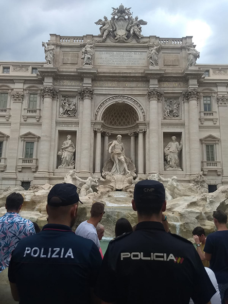 Patrulla conxunta en Roma entre Policía Nacional de España e Polizia dei Stato de Italia.