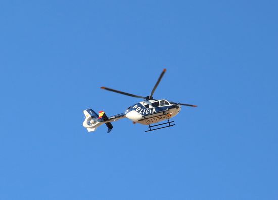 Primer plano de helicóptero de la Policía Nacional.