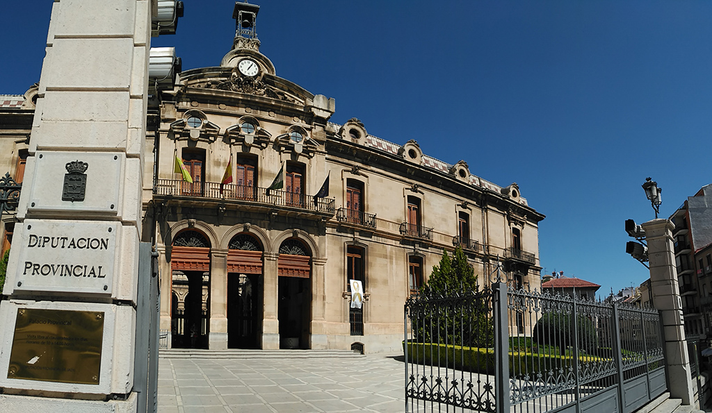  Entrada del edificio de la Diputación Provincial de Jaén, donde se celebró la exposición.