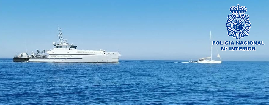 Narcovelero cargado con seis toneladas de hachís en aguas internacionales del Mediterráneo