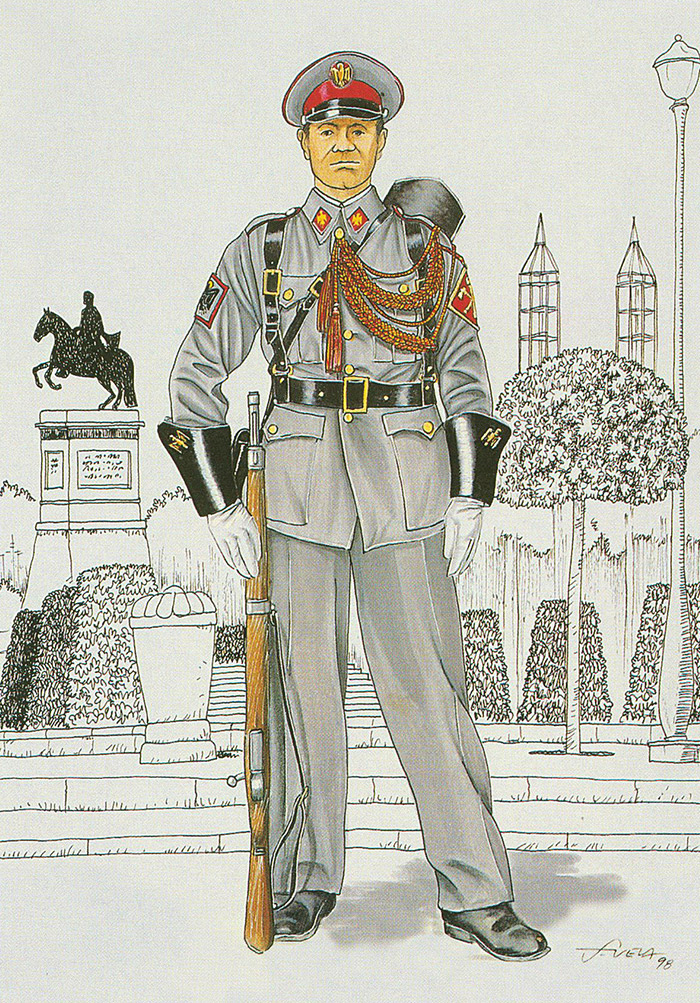Policia uniformat amb l'uniforme de Cos de Policia Armada (1941/1978) 
