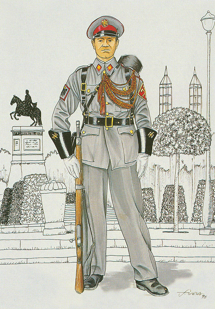 Policia uniformat amb l'uniforme de Cos de Policia Armada (1941/1978)