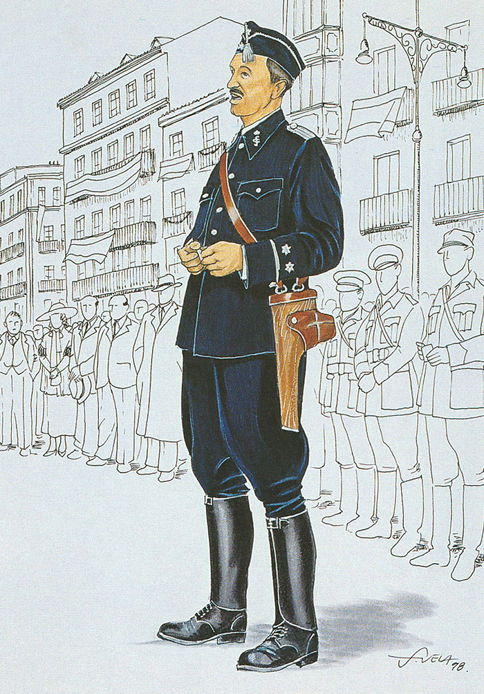 Policía  uniformado co uniforme de Corpo de Seguridade e Asalto (1936/1941) 