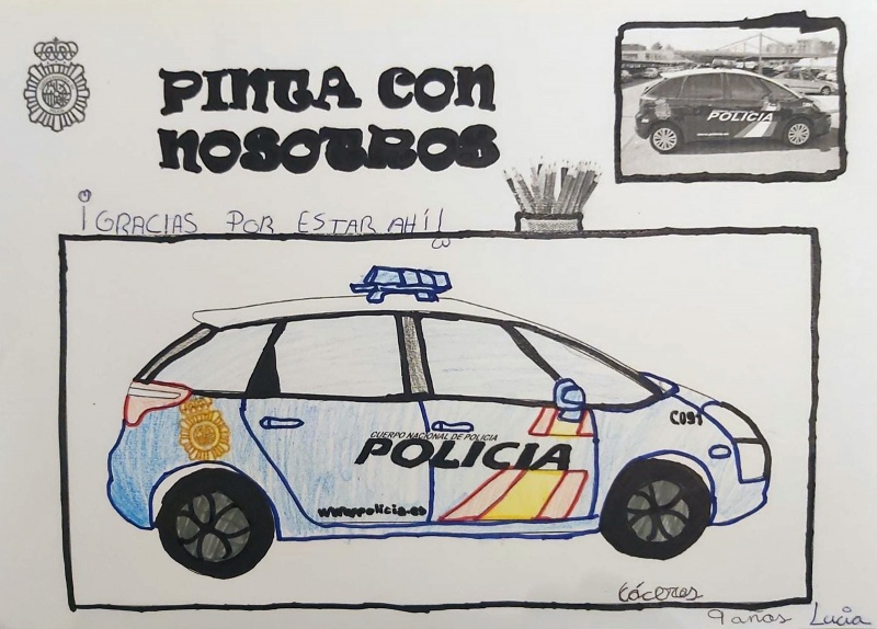 Dibujo coloreado de un coche radio patrulla de la Policía Nacional y la frase Gracias por estar ahí.