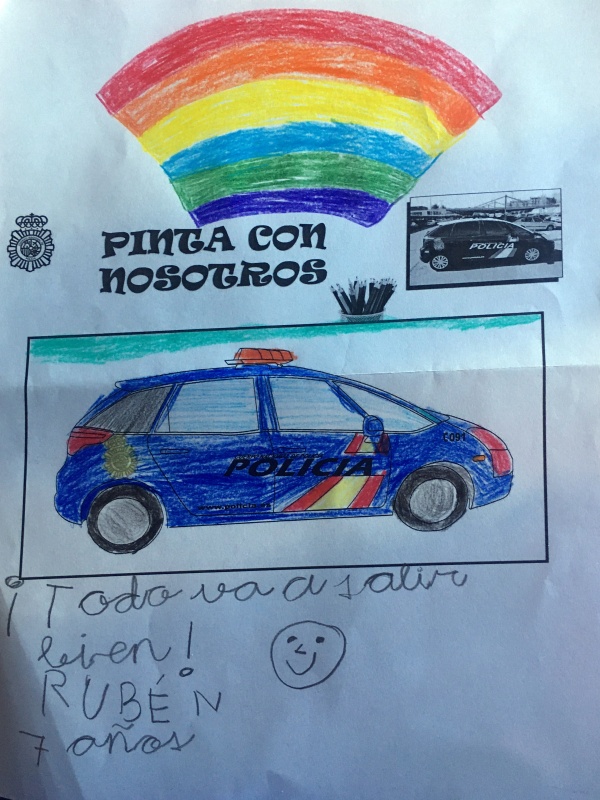Dibujo coloreado de un coche radio patrulla de la Policía Nacional junto con la frase todo va a salir bien.