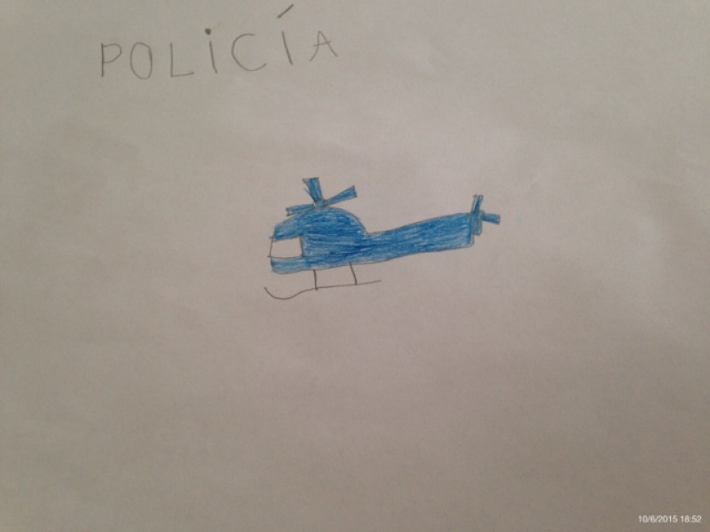 Dibujo de un helicóptero azul encabezado con la palabra POLICÍA.